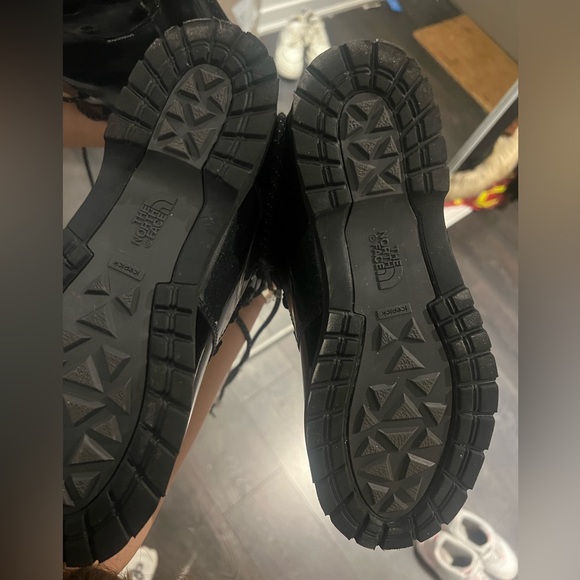 North face boots - Picture 2 of 4